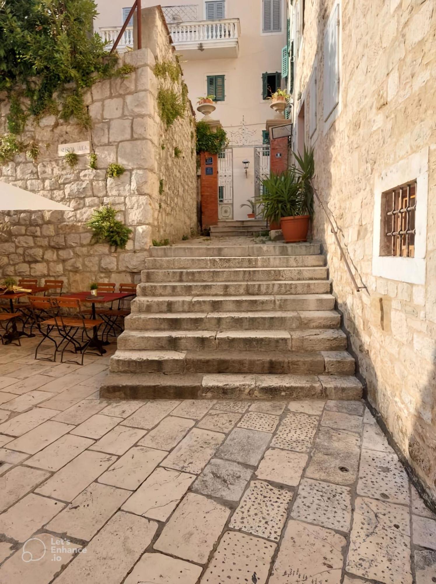 Ferienwohnung Garden In The Center Split Exterior foto